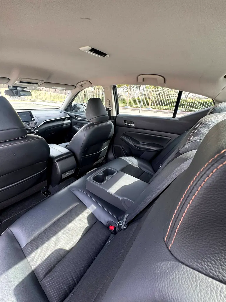 2020 Nissan Altima SR | Sport Edition | Fresh car - Image 8