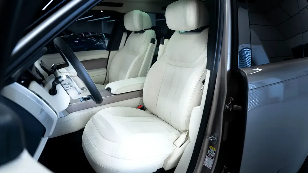 Land Rover Range Rover First Edition 2022 - GCC Specs - Pristine Condition - Image 12