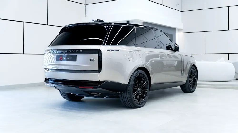 Land Rover Range Rover First Edition 2022 - GCC Specs - Pristine Condition - Image 8