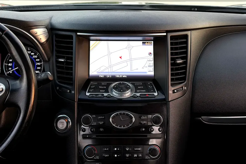 Under Warranty | Infiniti QX70 2018 GCC Specifications (Single Owner / 2 Keys / Accident Free) - Image 14