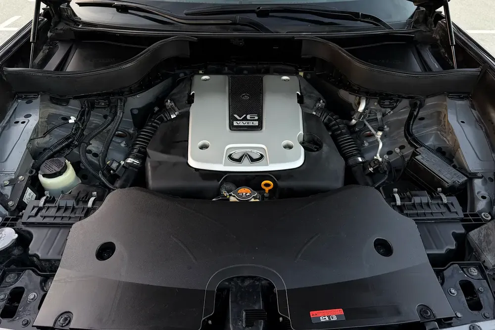 Under Warranty | Infiniti QX70 2018 GCC Specifications (Single Owner / 2 Keys / Accident Free) - Image 19