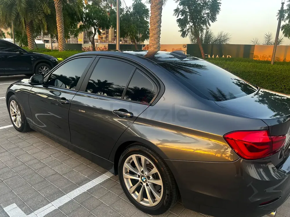 BMW 318i 2018 GCC | Full Agency Service History | First Owner | Excellent Condition - Image 16