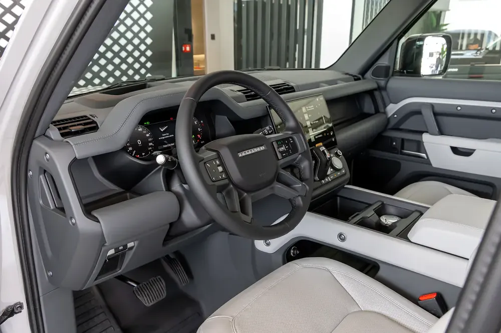 Land Rover Defender | 110 X-Dynamic SE (P400) | GCC Specs | 2026 - Image 15