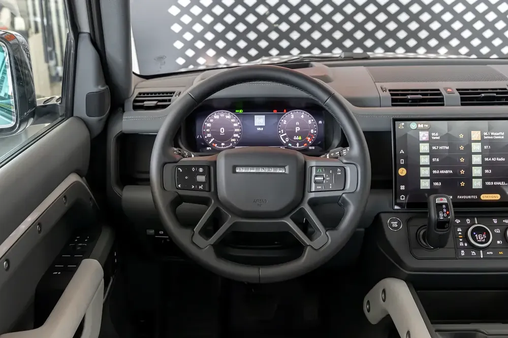 Land Rover Defender | 110 X-Dynamic SE (P400) | GCC Specs | 2026 - Image 16