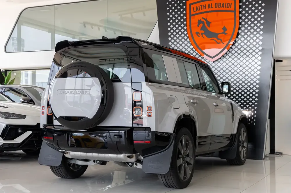 Land Rover Defender | 110 X-Dynamic SE (P400) | GCC Specs | 2026 - Image 4