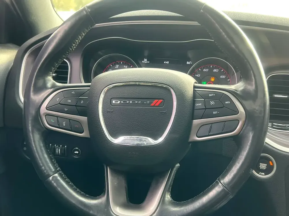 2020 DODGE CHARGER SXT | FULL OPTION WITH SUNROOF | PERFECT CONDITION - Image 11
