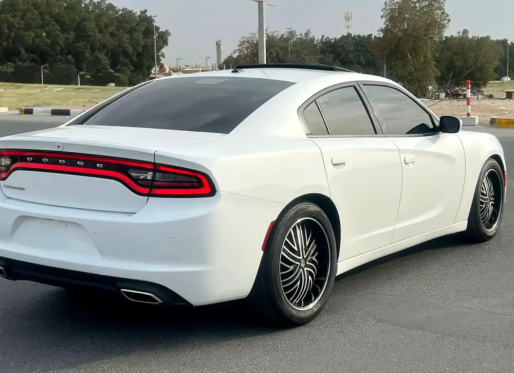 2020 DODGE CHARGER SXT | FULL OPTION WITH SUNROOF | PERFECT CONDITION - Image 6