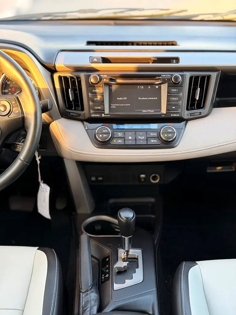 2016 Toyota RAV4 XLE Premium - Excellent Condition Well Maintained - Image 13