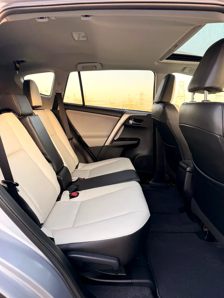 2016 Toyota RAV4 XLE Premium - Excellent Condition Well Maintained - Image 15
