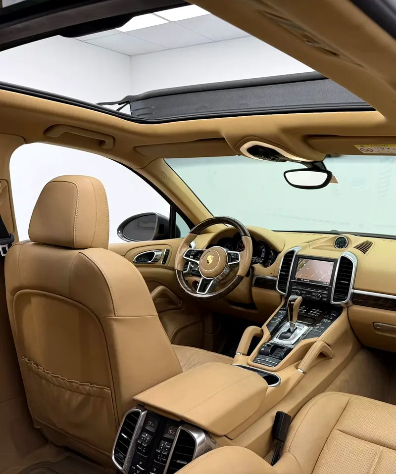 2016 Porsche Cayenne ,Full Naboodah Warranty+Full Service History ,GCC - Image 10