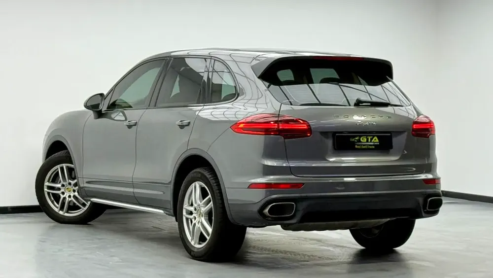2016 Porsche Cayenne ,Full Naboodah Warranty+Full Service History ,GCC - Image 4