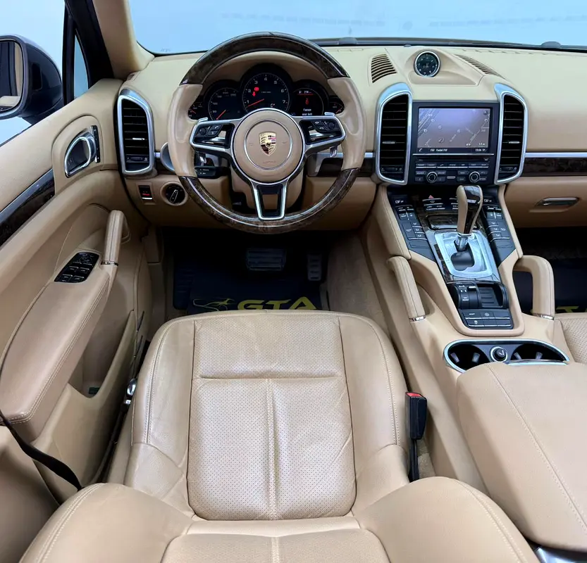 2016 Porsche Cayenne ,Full Naboodah Warranty+Full Service History ,GCC - Image 8