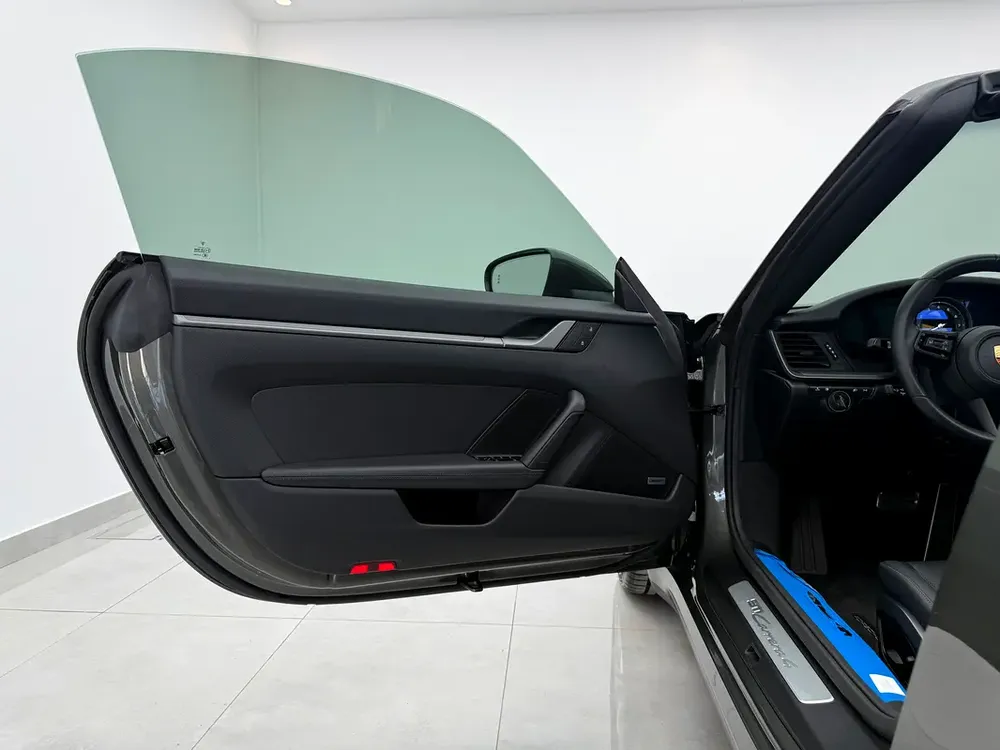 2024 Porsche 911 Carrera 4 convertible | 5,361km | - Image 14