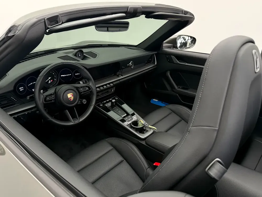 2024 Porsche 911 Carrera 4 convertible | 5,361km | - Image 6