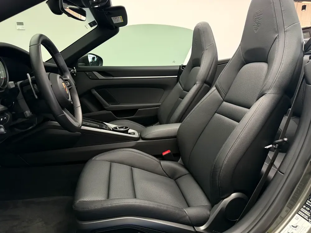 2024 Porsche 911 Carrera 4 convertible | 5,361km | - Image 7