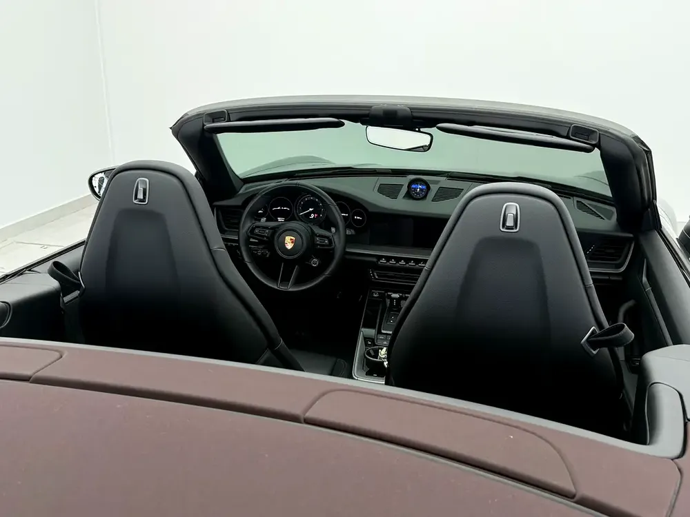 2024 Porsche 911 Carrera 4 convertible | 5,361km | - Image 8