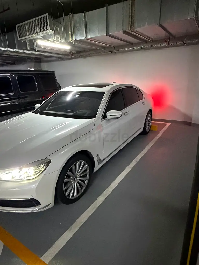BMW 7-Series 2018 730Li GCC Specs - Immaculate Condition - Image 5