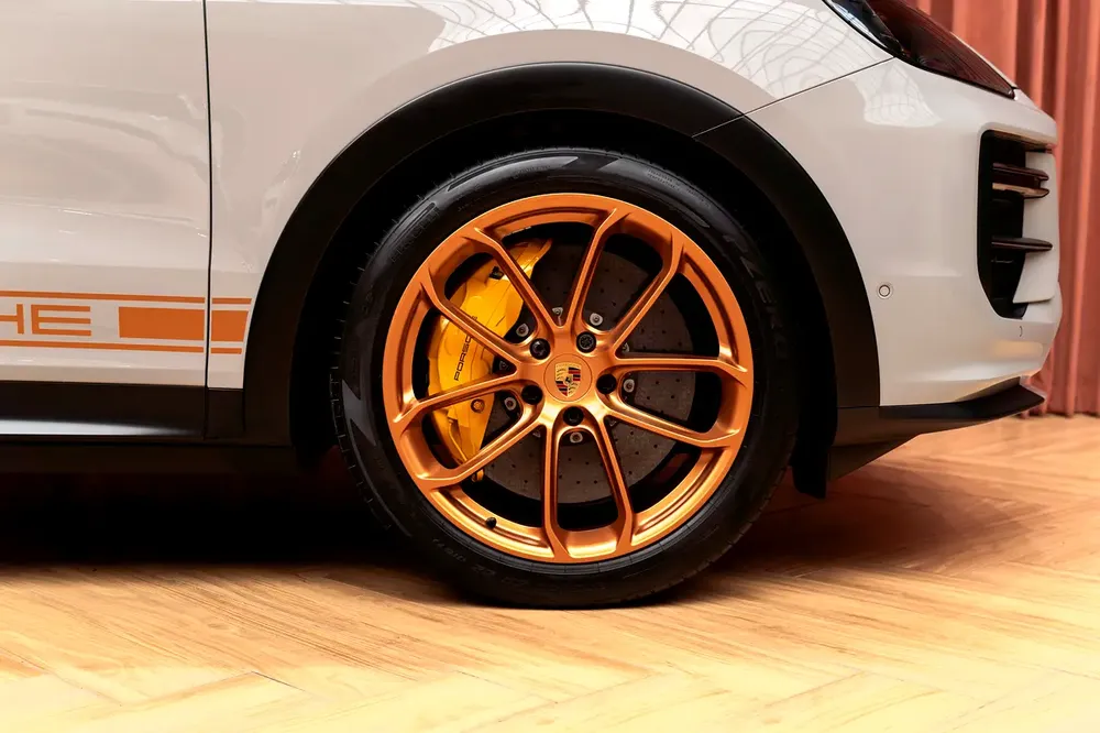 PORSCHE CAYENNE TURBO GT | GCC SPECS | WARRANTY TILL 2027 - Image 6