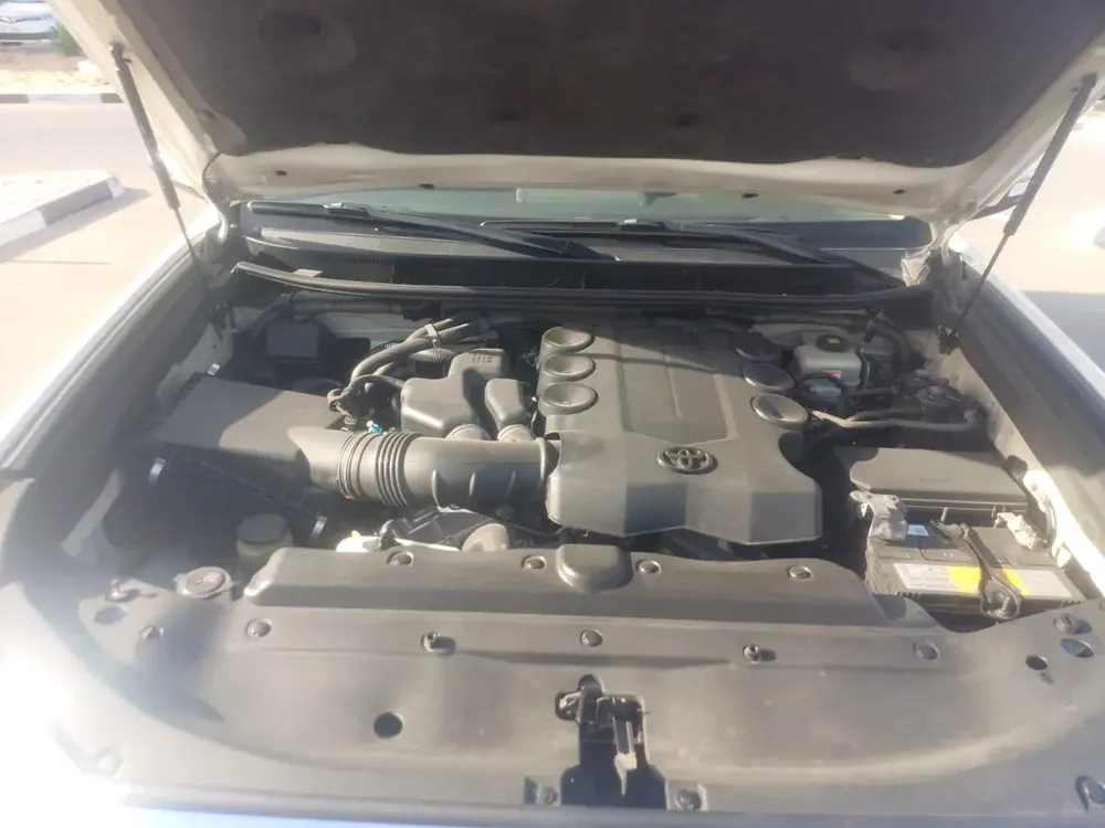 PRADO 2020 VXR V6 4.0L GCC FULL SERVICE+ WARRANTY AL FUTTAIM -NO ACCIDENT 100% NOREPAINT -TOP OPTION - Image 14