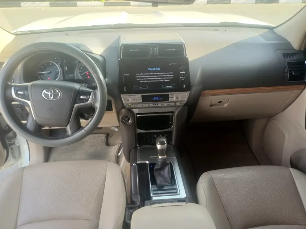 PRADO 2020 VXR V6 4.0L GCC FULL SERVICE+ WARRANTY AL FUTTAIM -NO ACCIDENT 100% NOREPAINT -TOP OPTION - Image 15