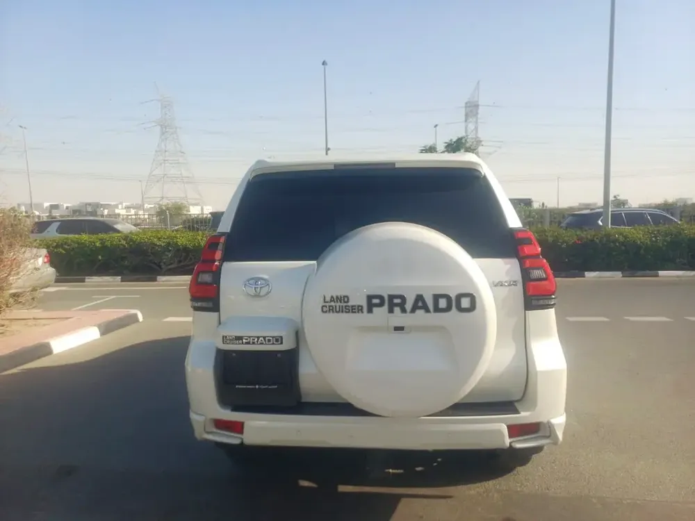 PRADO 2020 VXR V6 4.0L GCC FULL SERVICE+ WARRANTY AL FUTTAIM -NO ACCIDENT 100% NOREPAINT -TOP OPTION - Image 4