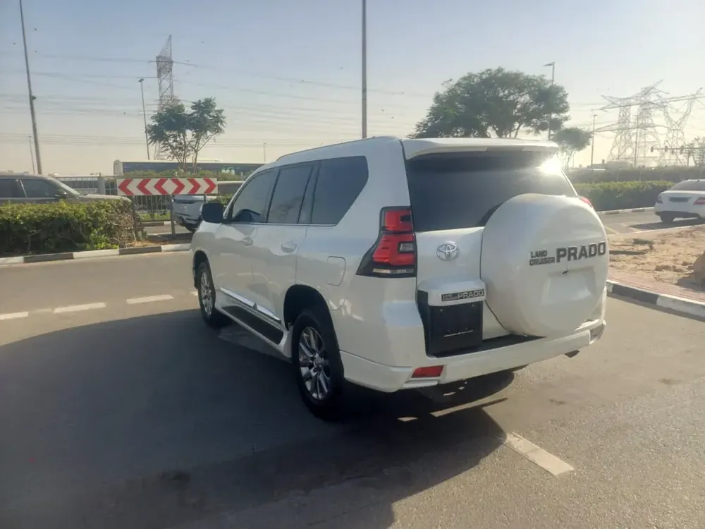 PRADO 2020 VXR V6 4.0L GCC FULL SERVICE+ WARRANTY AL FUTTAIM -NO ACCIDENT 100% NOREPAINT -TOP OPTION - Image 6