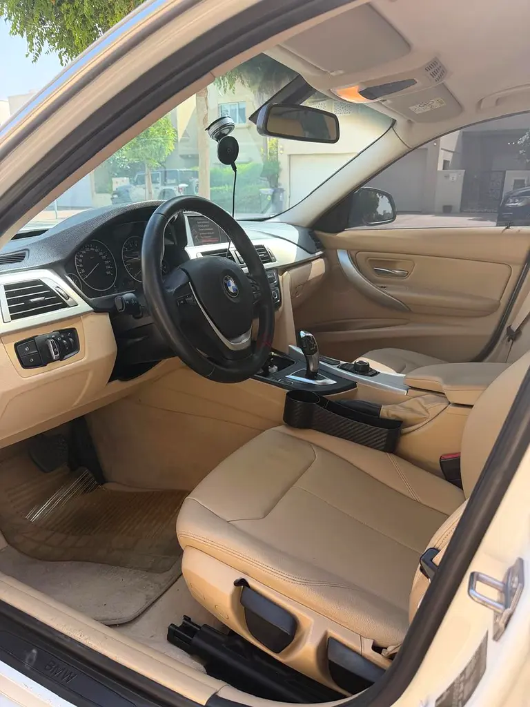 BMW 318i 2017 GCC Specs - Excellent - One Owner - Image 5