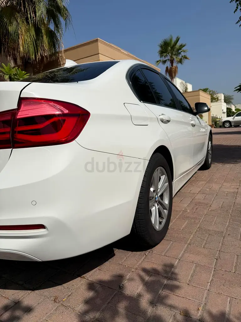 BMW 318i 2017 GCC Specs - Excellent - One Owner - Image 7