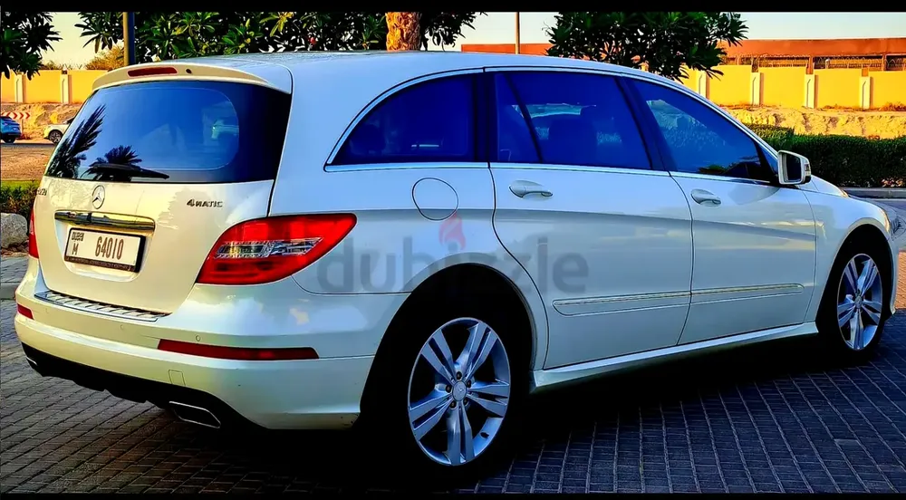 7 Seater Gulf Spec Gargash Mercedes-Benz R350 in Excellent condition - Image 4