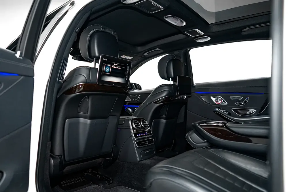 2019 S560 MAYBACH | EXTENDED WHEELBASE | FULL OPTIONS | EXCELLENT CONDITION | - Image 17