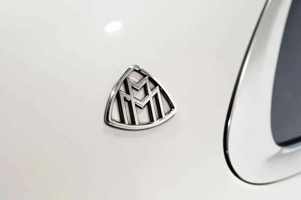 2019 S560 MAYBACH | EXTENDED WHEELBASE | FULL OPTIONS | EXCELLENT CONDITION | - Image 18