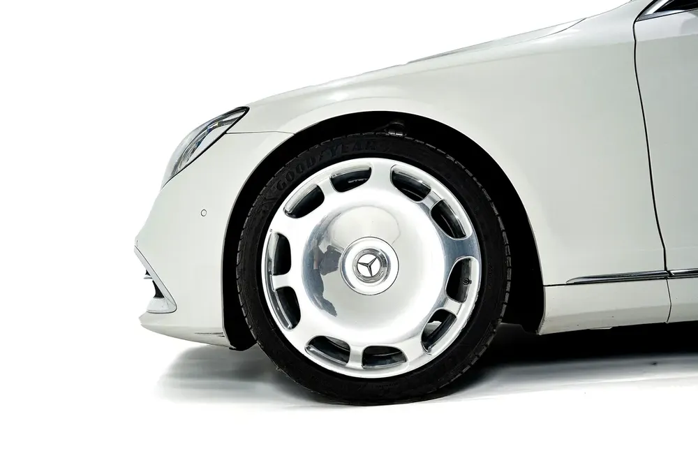 2019 S560 MAYBACH | EXTENDED WHEELBASE | FULL OPTIONS | EXCELLENT CONDITION | - Image 6