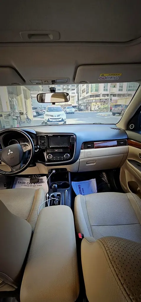 Mitsubishi Outlander - Image 4