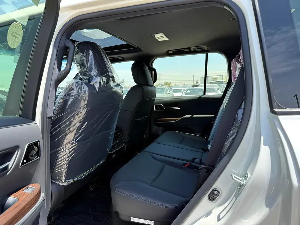 Toyota Land Cruiser GXR 2026  3.5L TT - GCC Specs - Brand New! - Image 10