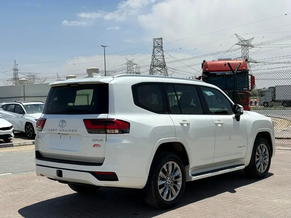 Toyota Land Cruiser GXR 2026  3.5L TT - GCC Specs - Brand New! - Image 4