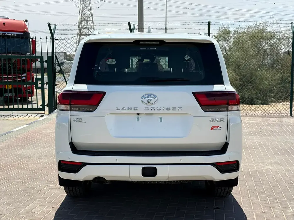 Toyota Land Cruiser GXR 2026  3.5L TT - GCC Specs - Brand New! - Image 5