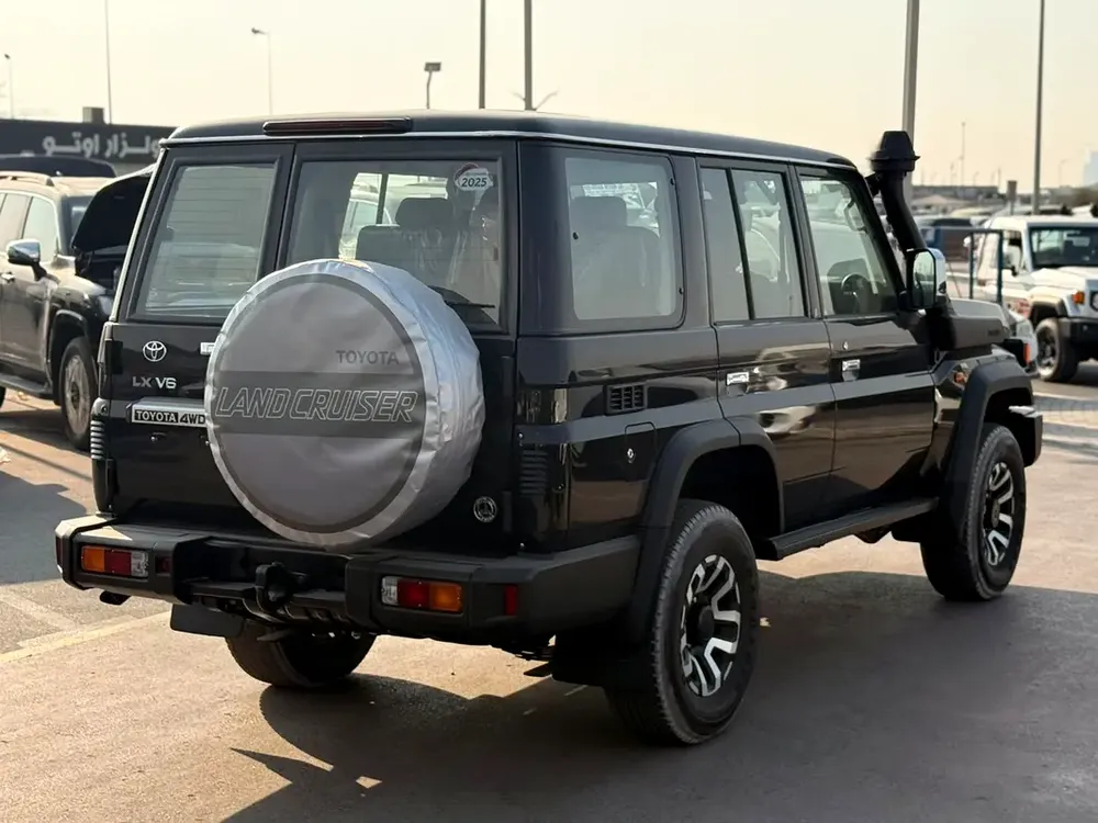 2025 Toyota Land Cruiser 70 Series LC 76 LX 4.0- GCC Specs - Brand New - Image 4