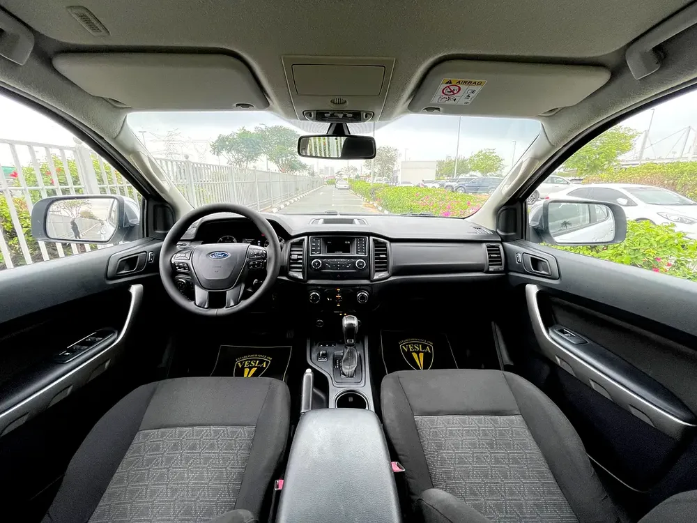 UNLIMITED KMS WARRANTY / 4WD + DIESEL + AUTOMATIC GEAR + CAMERA + CRUISE CONTROL + PARKING SENSORS - Image 20