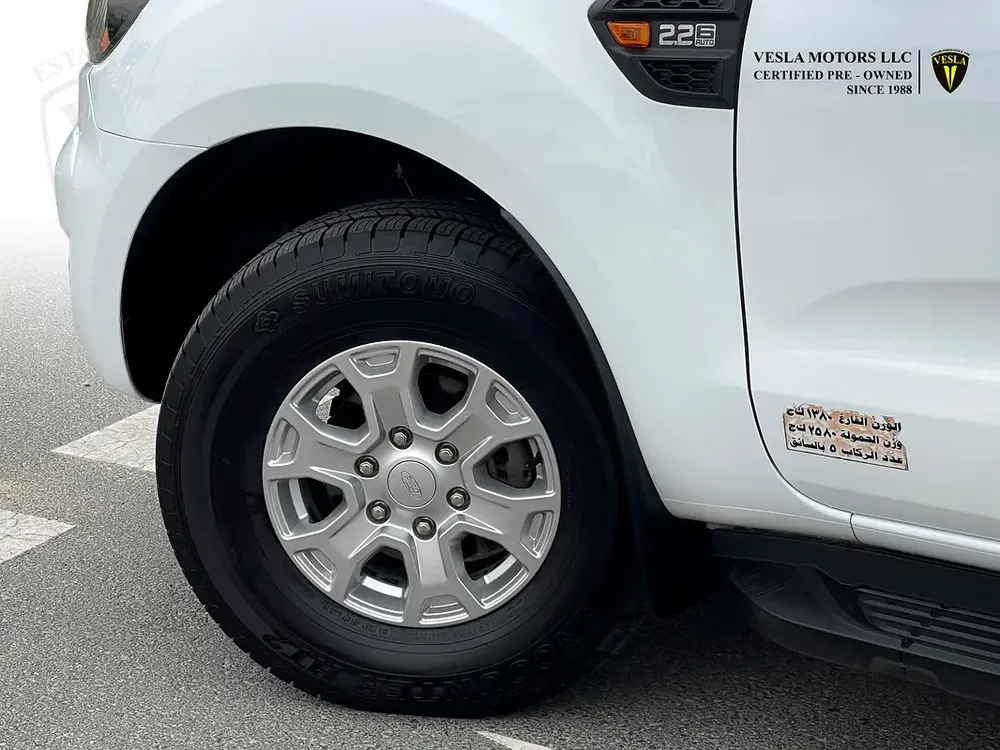 UNLIMITED KMS WARRANTY / 4WD + DIESEL + AUTOMATIC GEAR + CAMERA + CRUISE CONTROL + PARKING SENSORS - Image 6
