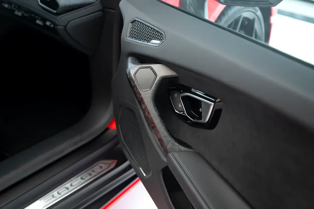 HURACAN EVO | FLUO CAPSULE | CARBON INTERIOR | MATT ORANGE | WARRANTY AVAILABLE - Image 13