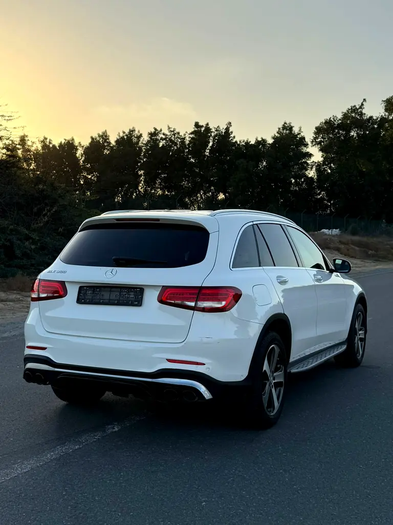 Mercedes GLC 300 - Image 12