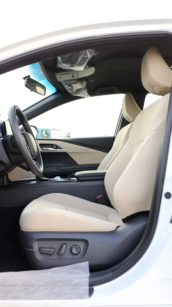 2025 Toyota Camry E - GCC Specs - Brand New - Image 12