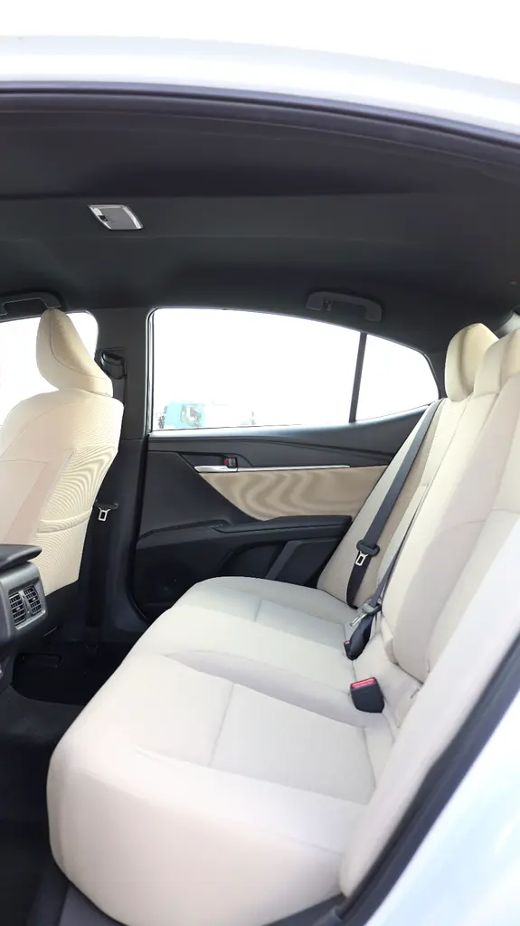 2025 Toyota Camry E - GCC Specs - Brand New - Image 14