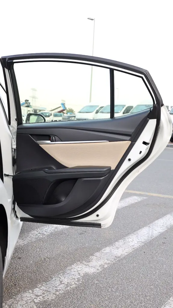 2025 Toyota Camry E - GCC Specs - Brand New - Image 16
