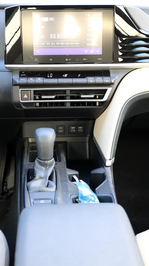 2025 Toyota Camry E - GCC Specs - Brand New - Image 19