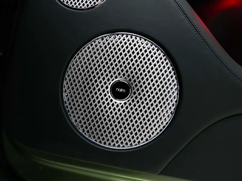 2022 BENTAYGA BLACKLINE - TOURING PACKAGE - MULLINER - CARBON PACKAGE WITH NAIM - Image 17