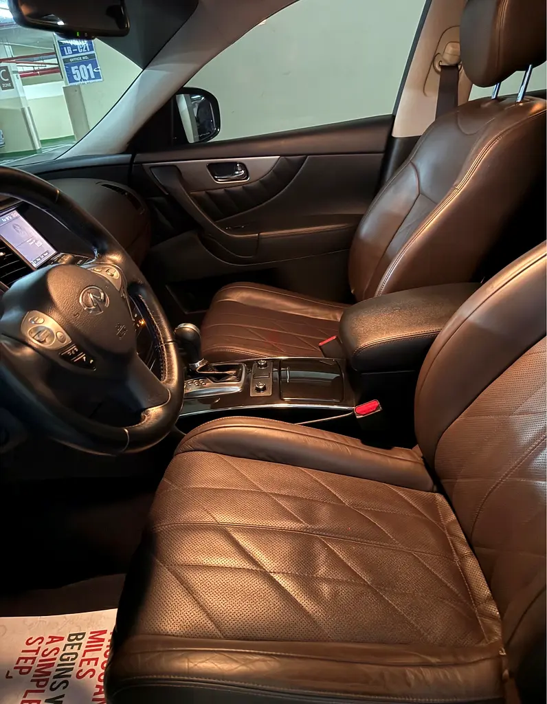 2018 Infiniti QX70 Top Of The Range | GCC Specs | Mint Condition - Image 9