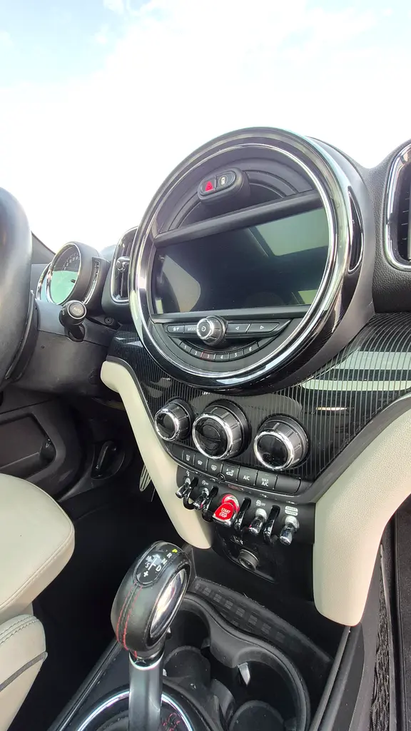 MINI COOPER COUNTRYMAN, 2018 GCC SPEC, 174000 KM DRIVEN,  AGENCY MAINTAINED ,ALL WHE - Image 13
