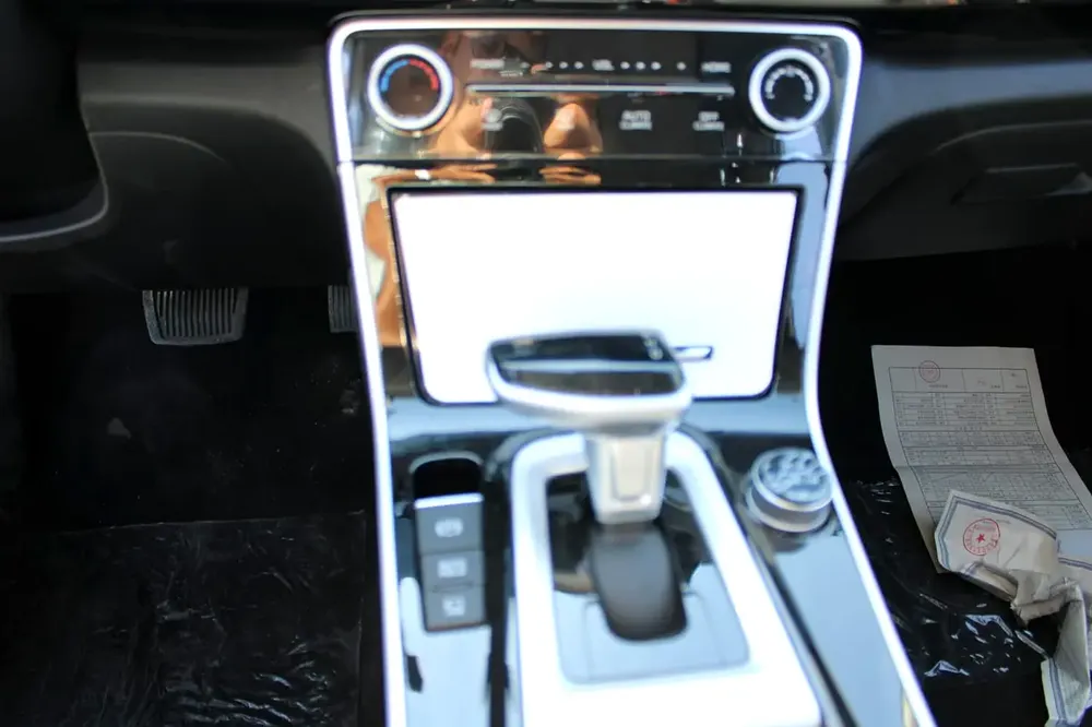 Kia Seltos 2025 Chinese Specs Base Model - Image 14