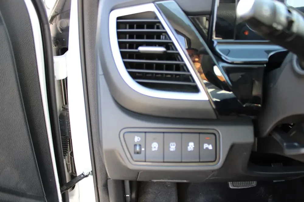 Kia Seltos 2025 Chinese Specs Base Model - Image 15